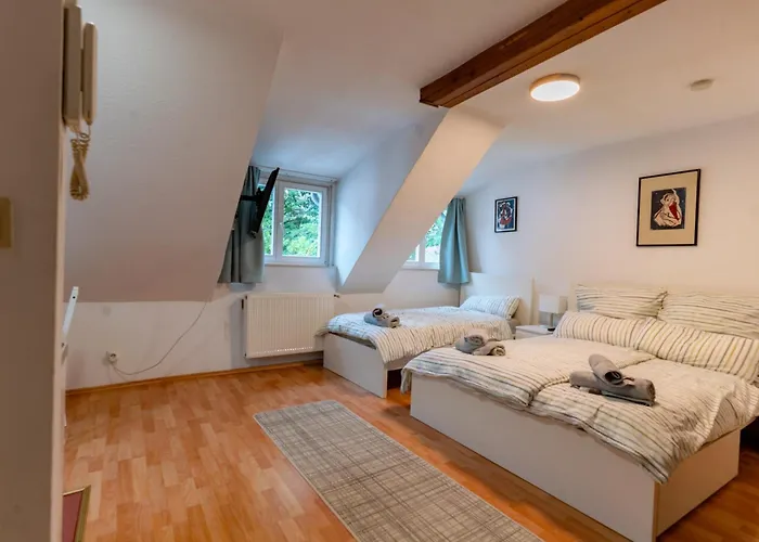 Cosy Old Studio At Schlosspark