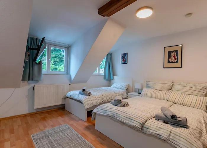 Cosy Old Studio At Schlosspark