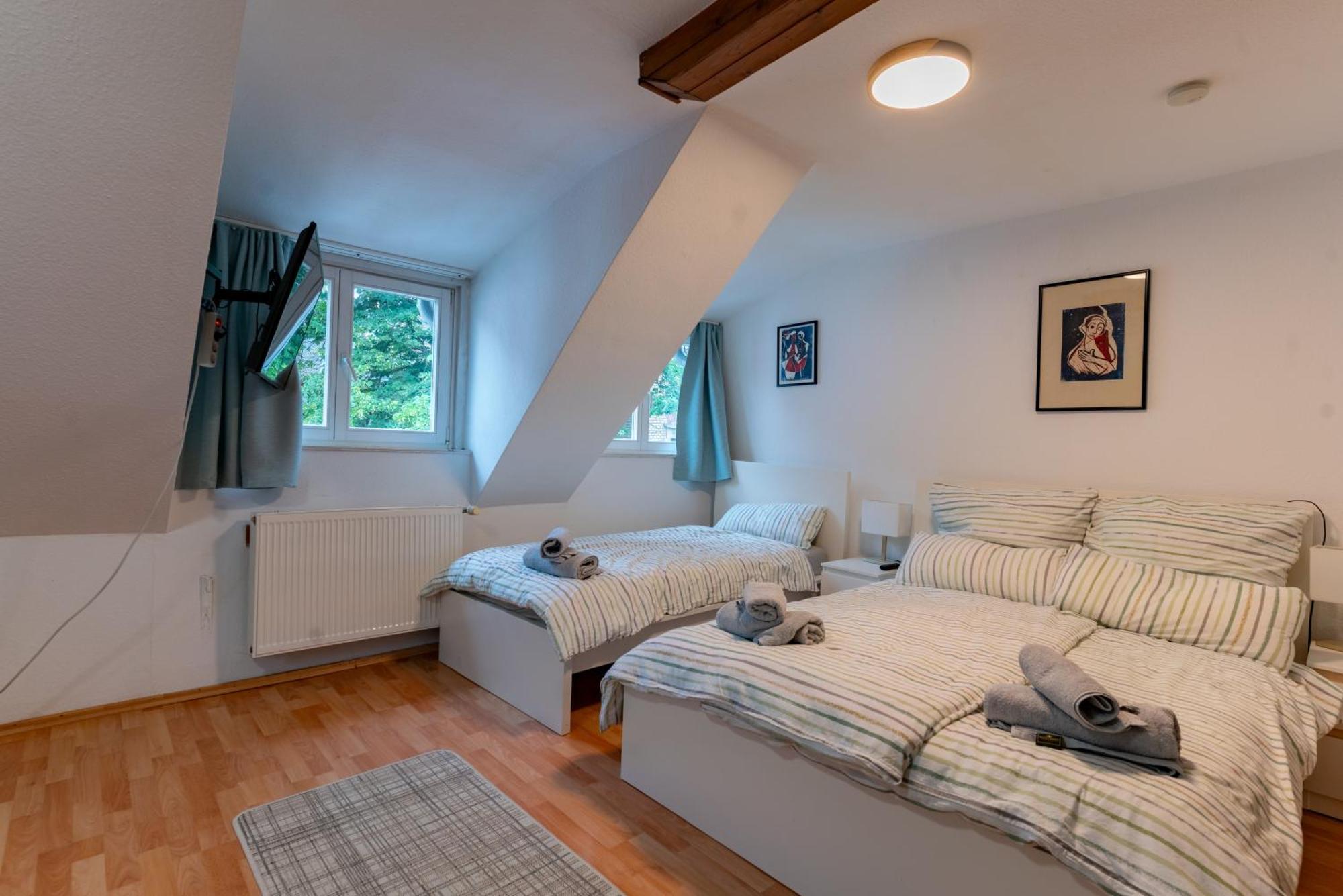 Apartment Cosy Old At Schlosspark Wiesbaden